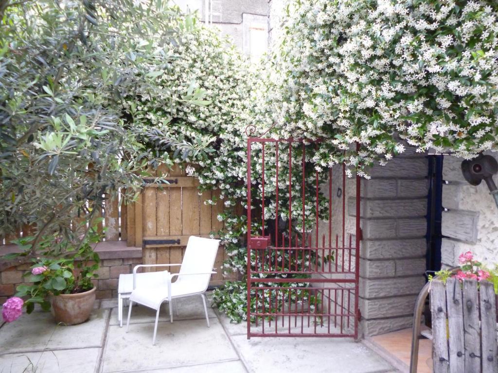 Chambres D'Hotes La Rose Des Vents Ginestas Экстерьер фото